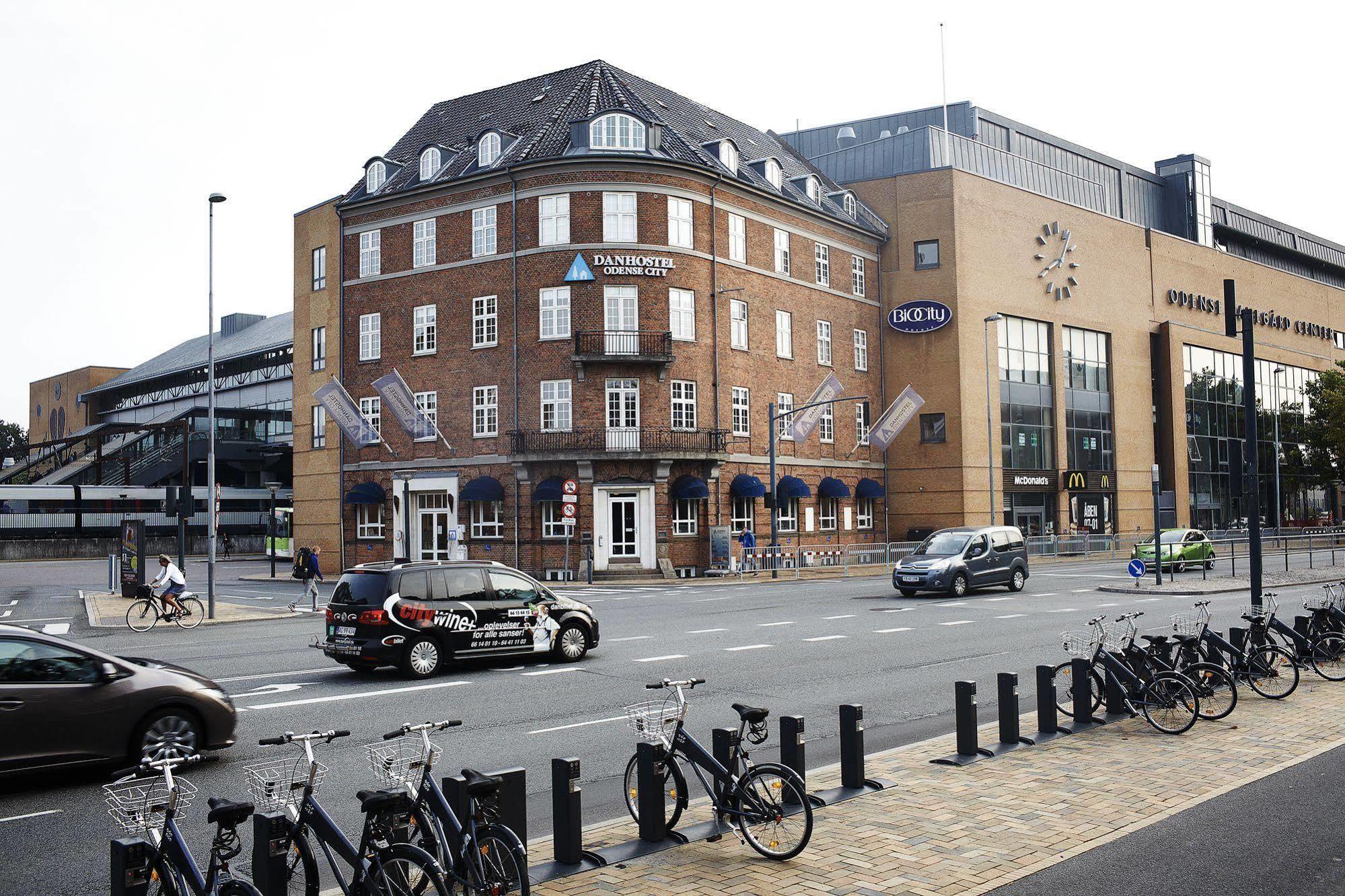 Danhostel Odense City ภายนอก รูปภาพ The station in 2007